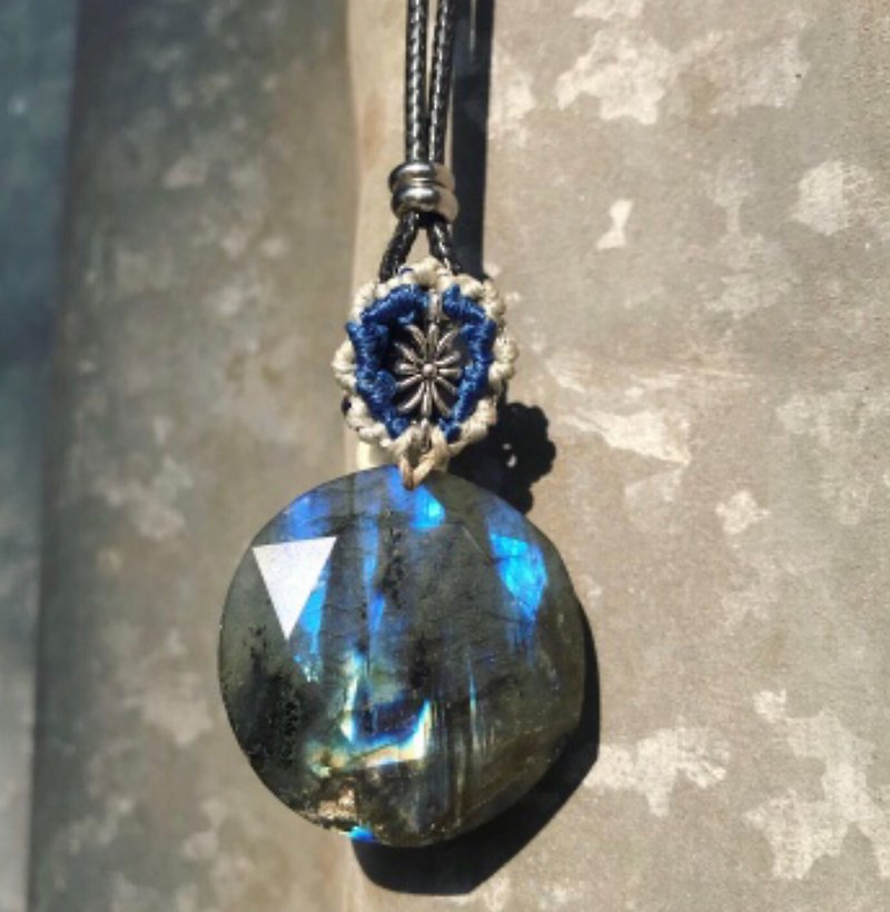 [Lost and find] natural stone star labradorite satellite necklace - Necklaces - Gemstone Blue