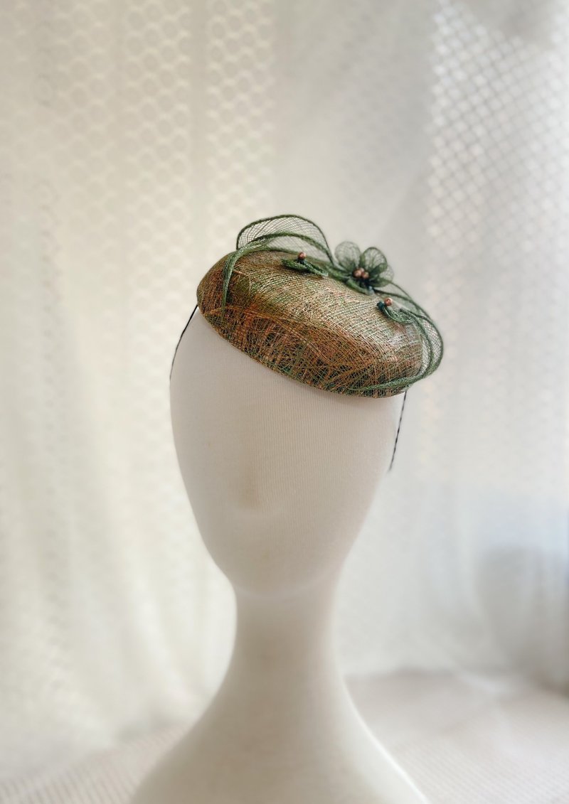 British Fascinator - Celestia - Hats & Caps - Plants & Flowers 