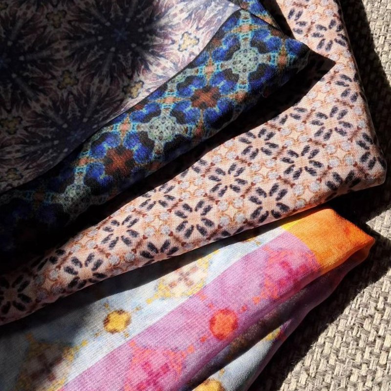 礦石萬花筒系列絲巾 - 絲巾 - 聚酯纖維 