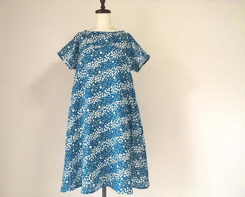小鳥と花　フレアワンピース　ダブルガーゼ　グリーンブルー - 洋裝/連身裙 - 棉．麻 藍色