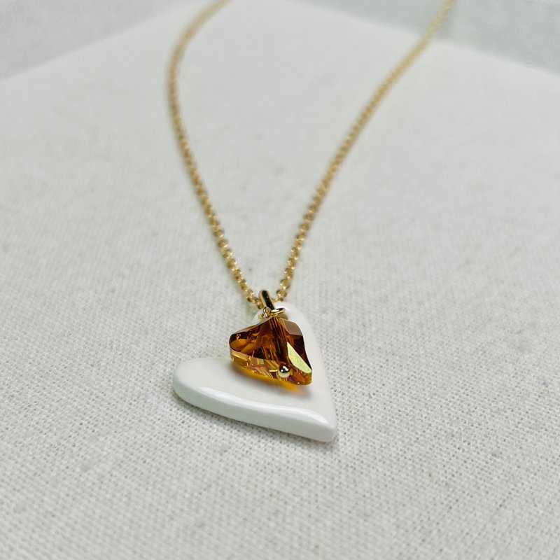 Urban Chic 都會系列  白瓷水晶項鍊  Amber Heart  琥珀之心 - 項鍊 - 瓷 