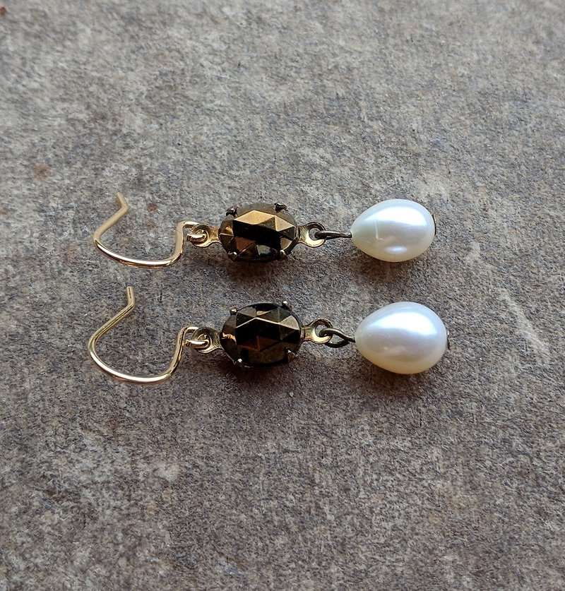 Vintage Glass Freshwater Pearls Earrings - ต่างหู - ไข่มุก 