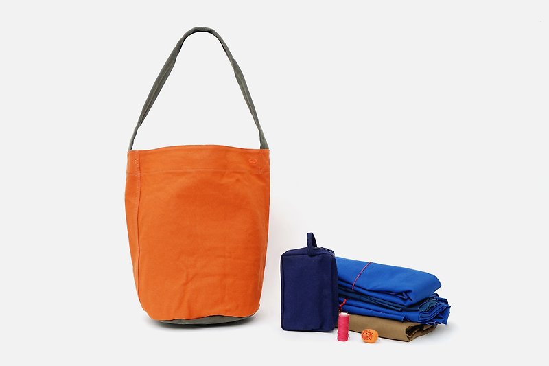 Mushroom MOGU/Canvas Shoulder Bags/Persimmon Orange/Afu - กระเป๋าแมสเซนเจอร์ - ผ้าฝ้าย/ผ้าลินิน สีส้ม