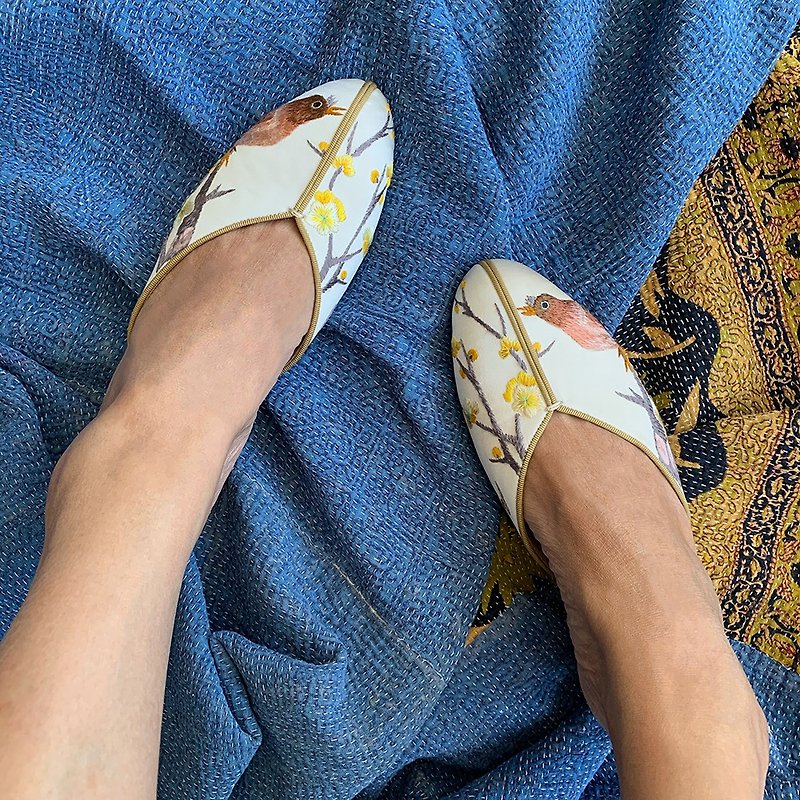 Bird flat mules/embroidered hand/ embroidered shoes/ mules/ slip on/ bird lover - Women's Leather Shoes - Silk White
