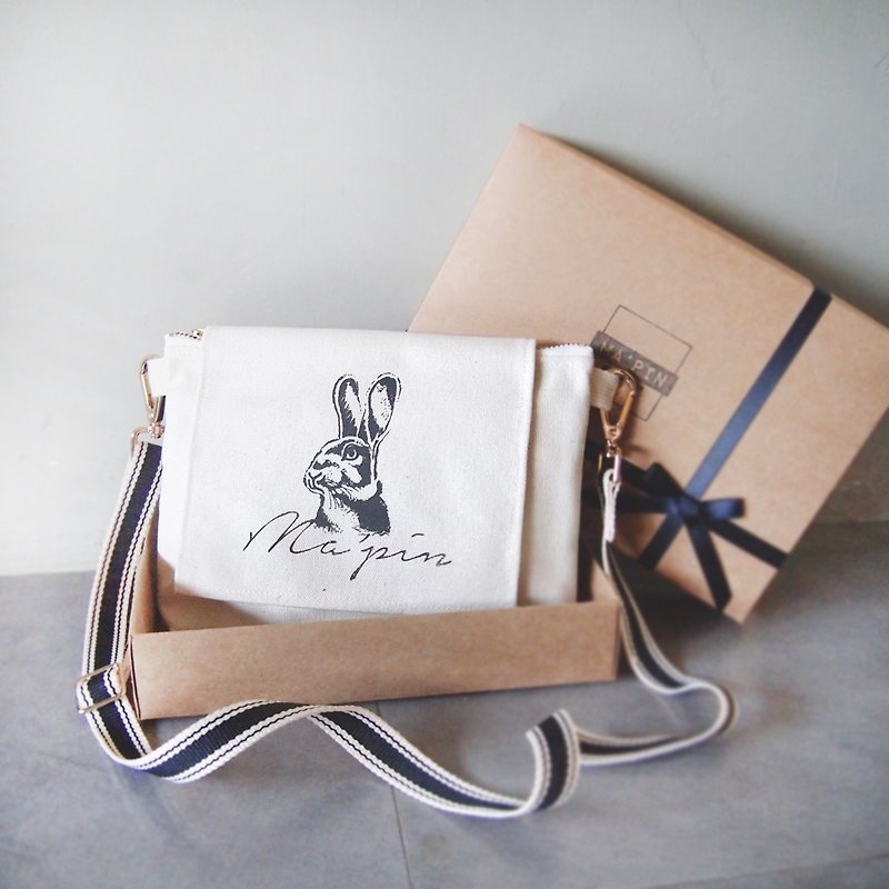 Side back crossbody bag-Brusen handprint canvas bag - กระเป๋าแมสเซนเจอร์ - ผ้าฝ้าย/ผ้าลินิน สีน้ำเงิน