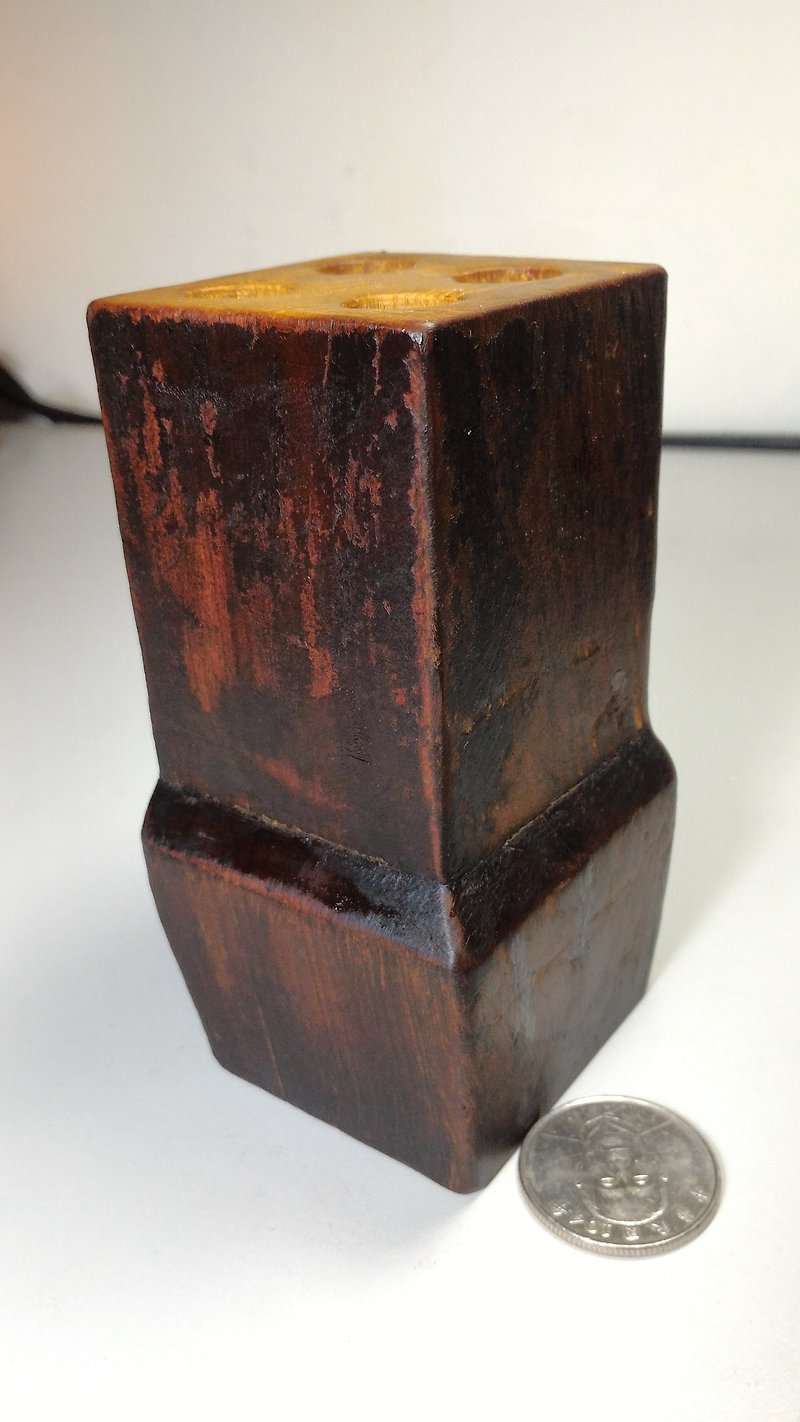 Old Taiwan Xiao Nan wooden table foot pen holder (C) - กล่องใส่ปากกา - ไม้ 