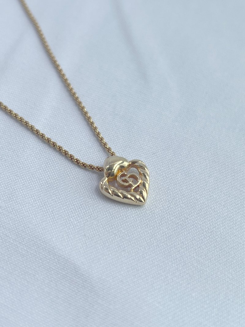 Dior golden heart pendant twist choker necklace Japanese second-hand vintage - สร้อยคอ - โลหะ สีทอง