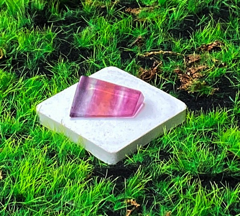 能量水晶-天然能量夢幻漸層螢石 增智慧 屏除雜亂思緒 入厝禮物 - 擺飾/家飾品 - 水晶 多色