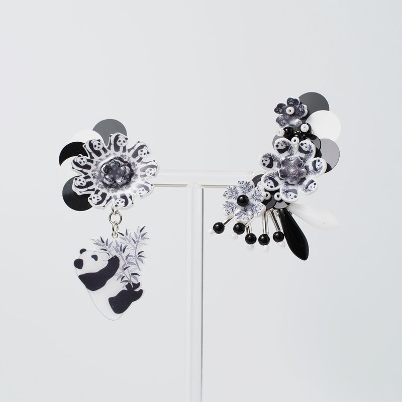 Panda-patterned  flowers Moon-shaped earrings full of panda - Earrings & Clip-ons - Plastic Black