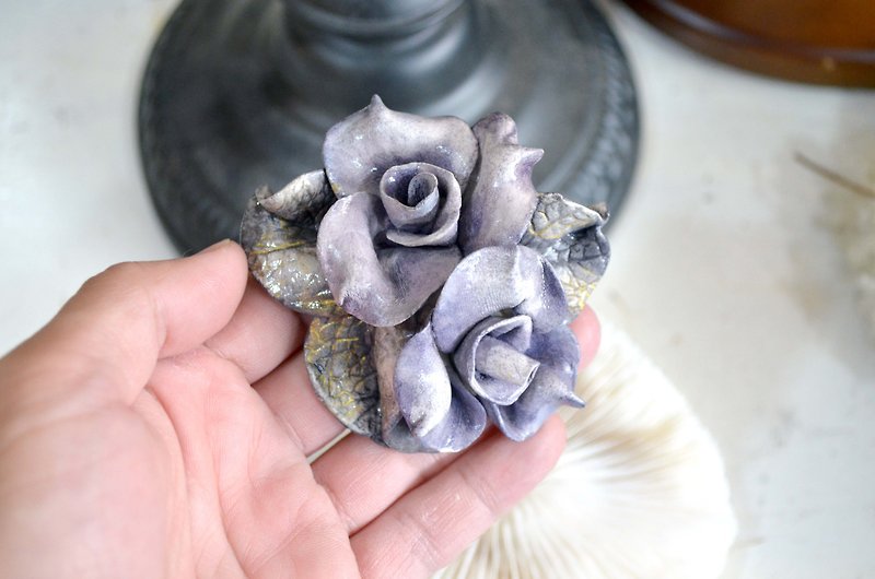 紫色粘土玫瑰花葉子胸針 高貴優雅 日本高級二手中古珠寶首飾古著 - 胸針 - 其他材質 紫色