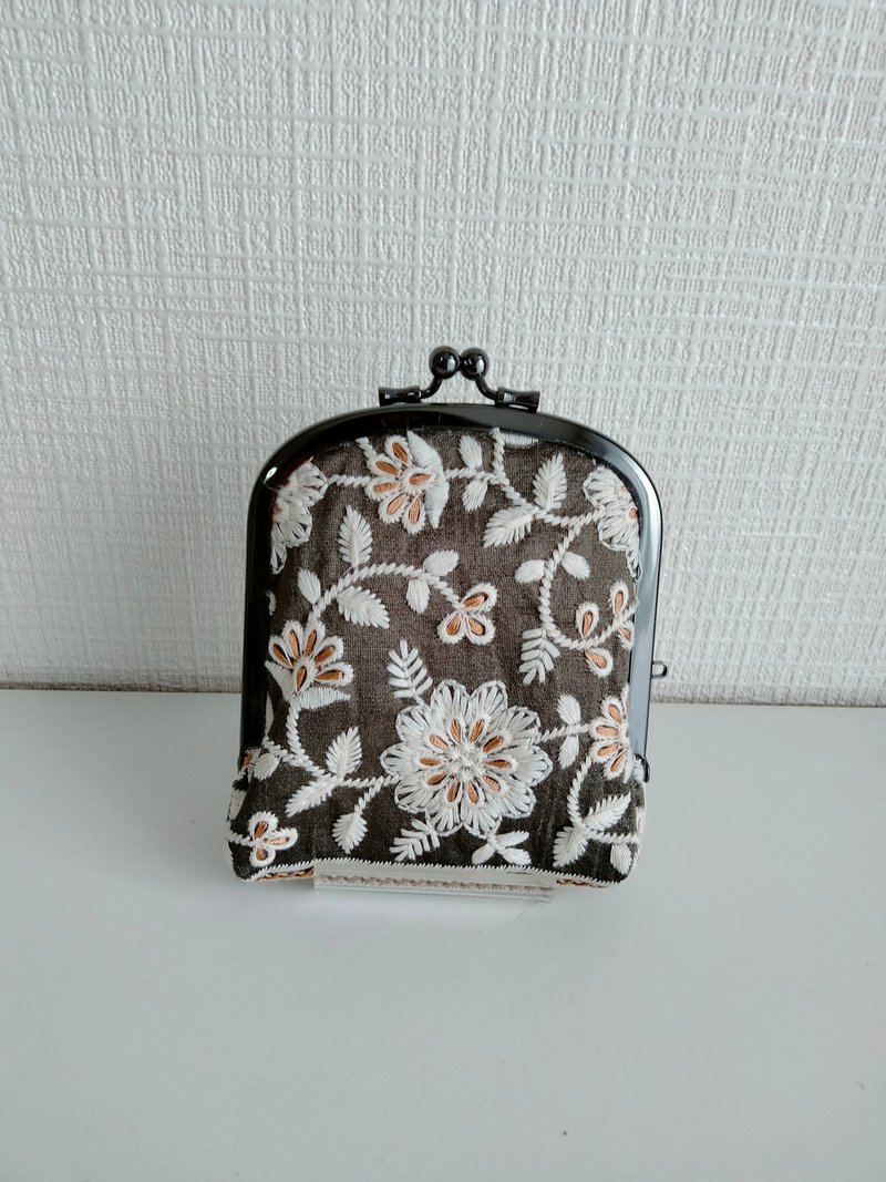 Embroidered card case - ที่เก็บนามบัตร - ผ้าฝ้าย/ผ้าลินิน สีกากี