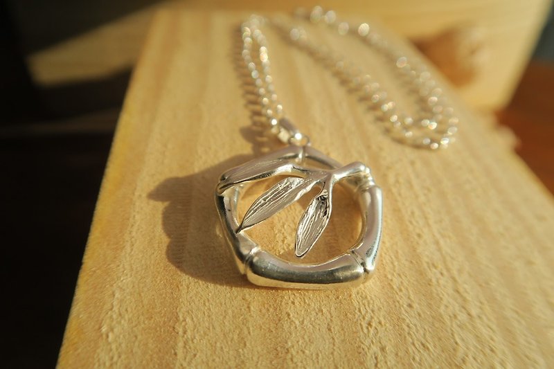 [Handmade Silver Jewelry] Meet the Sterling Silver Necklace - Necklaces - Other Metals White