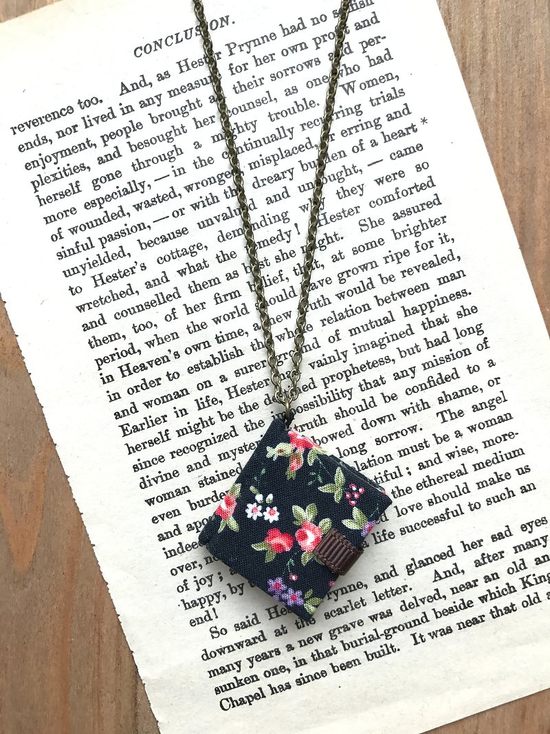 Mini Book Necklace| Floral Prints| Red - สร้อยคอ - กระดาษ สีแดง