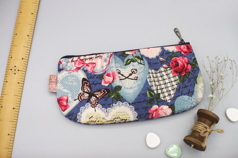 Peaceful universal bag - rose love, cotton super-quality feel, pencil case, cosmetic bag, glasses bag, Valentine's Day - Toiletry Bags & Pouches - Cotton & Hemp Blue