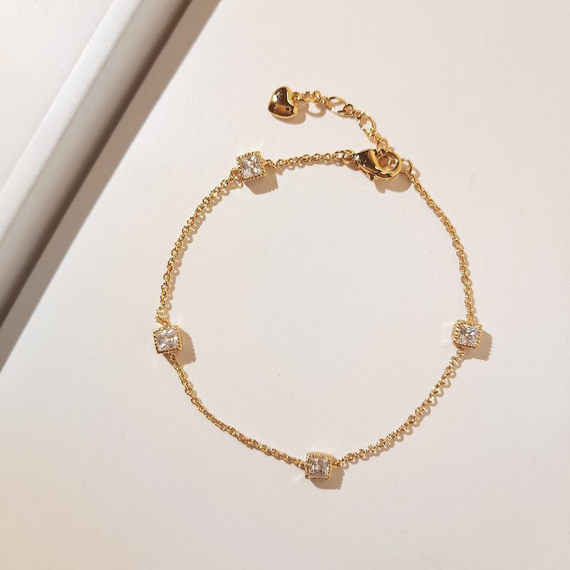 Square 14K gold Bronze bracelet/light luxury light jewelry Stone bracelet Bronze jewelry simple - สร้อยข้อมือ - ทองแดงทองเหลือง สีทอง