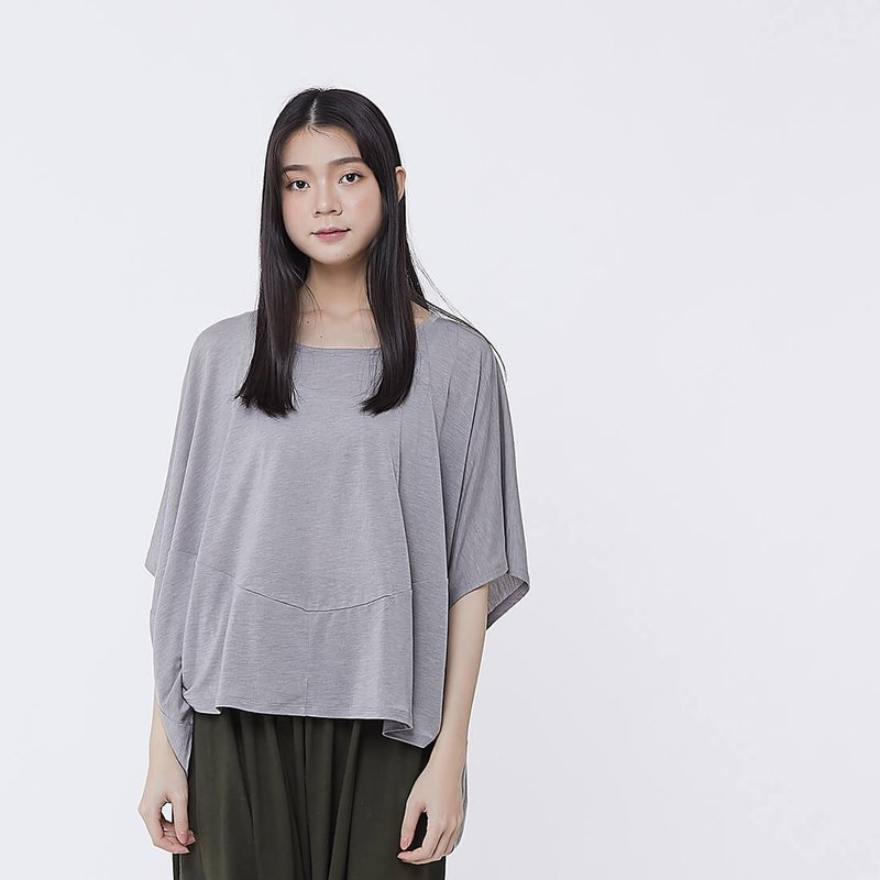 Qbby Cocoon Shape Cutting Top Grey - เสื้อผู้หญิง - ไฟเบอร์อื่นๆ สีเทา