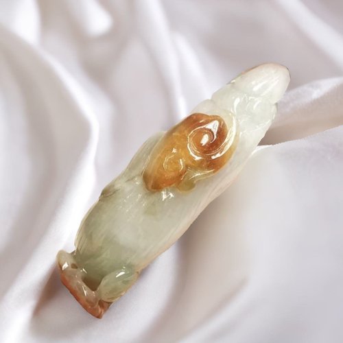 瓔珞翡翠 三彩翡翠雕花如意玉米| 天然緬甸玉翡翠A貨| 送禮