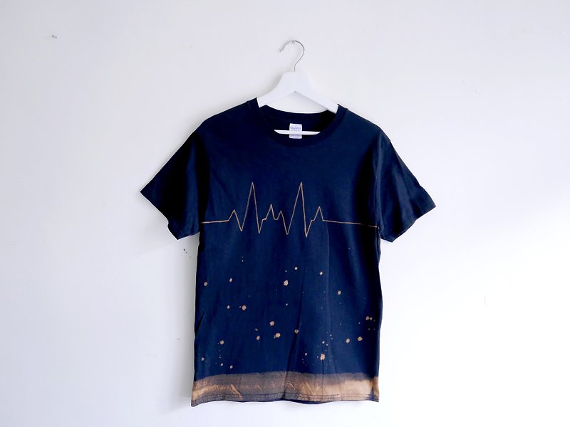 手染めTシャツ  台湾 デザイン ECG - Tシャツ - コットン・麻 ブラック