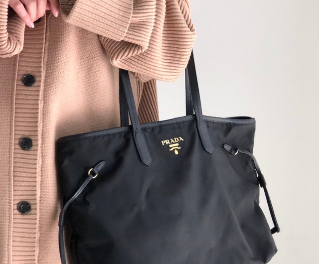 日本直送 名牌中古包 】PRADA プラダ トートバッグ ブラック ロゴ ナイロン vintage ヴィンテージ オールド ngpyyd - ショップ  VintageShop solo トートバッグ・ハンドバッグ - Pinkoi