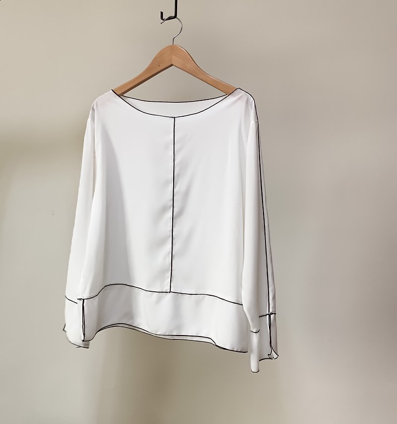 Minimalist chiffon contour top - เสื้อผู้หญิง - วัสดุอื่นๆ ขาว