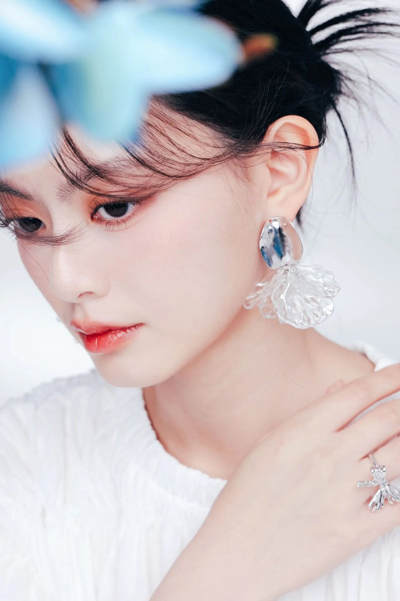 COR-DATE / Children's Flower Language / Transparent petal earrings - ต่างหู - วัสดุอื่นๆ 