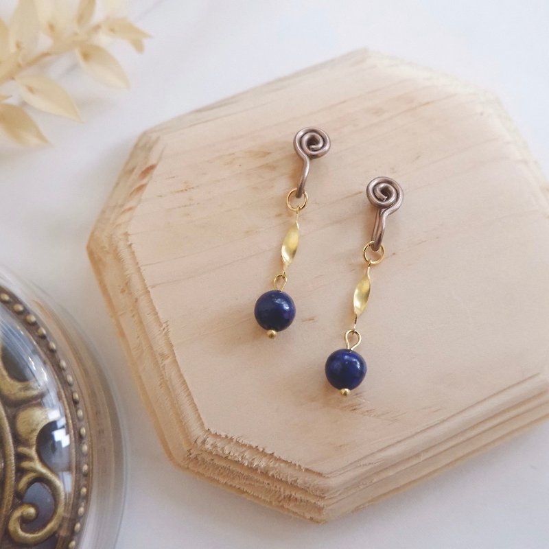 Hanging Natural Stone Ear Clip Earrings / Lapis Lazuli - ต่างหู - โลหะ สีน้ำเงิน