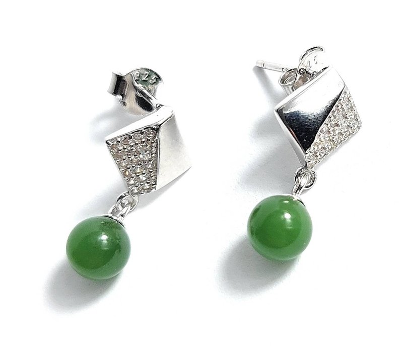 JadeStyle [Lingyao Yuhua] 925 silver earrings - ต่างหู - หยก สีเขียว