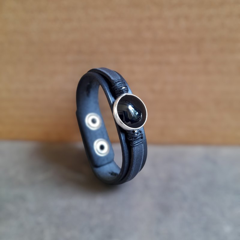 Black Leather Bracelet with Natural Black Obsidian Stone on Sterling Silver 925 - 手鍊/手鐲 - 寶石 黑色