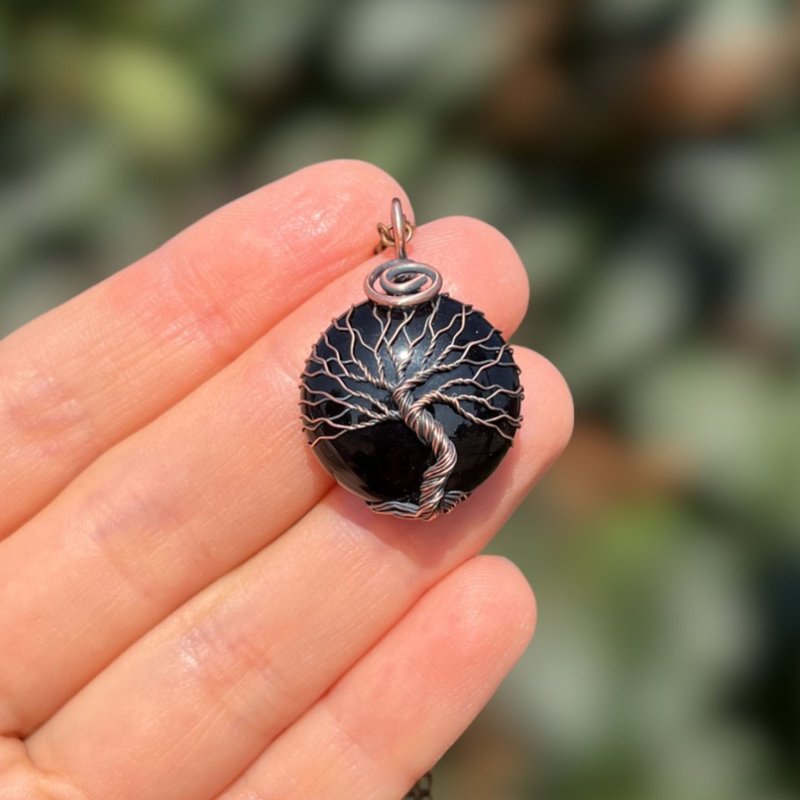 Wire Wrapped Black Onyx Tree Of Life Pendant Necklace, Birthday Gift for Men - สร้อยคอ - เครื่องเพชรพลอย สีดำ