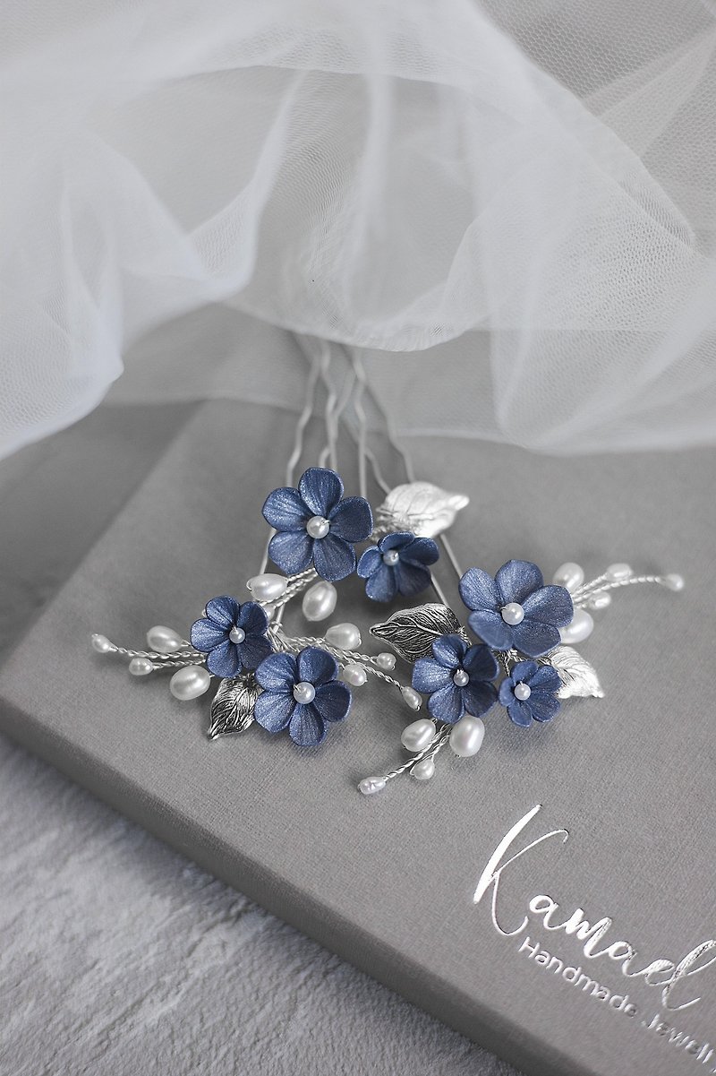 Dusty blue set of hair pins, Wedding floral hair piece, Bridal pearly headpiece - เครื่องประดับผม - ไข่มุก สีน้ำเงิน