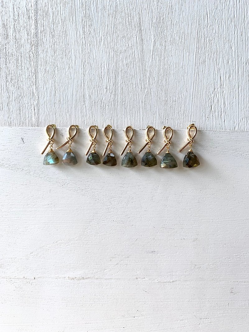 Labradorite and gold knot earring (SV925 post) - Earrings & Clip-ons - Semi-Precious Stones Green