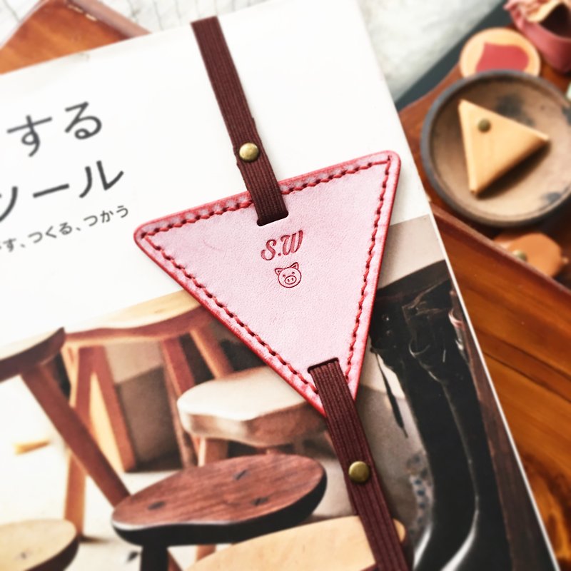 Finished product manufacturing-triangle bookmark original handmade leather bookmark #bookmarked#1 leather bookmark hand-sewn vegetable tanned leather Italian leather white wax leather Made in Hong Kong - Bookmarks - Genuine Leather Red