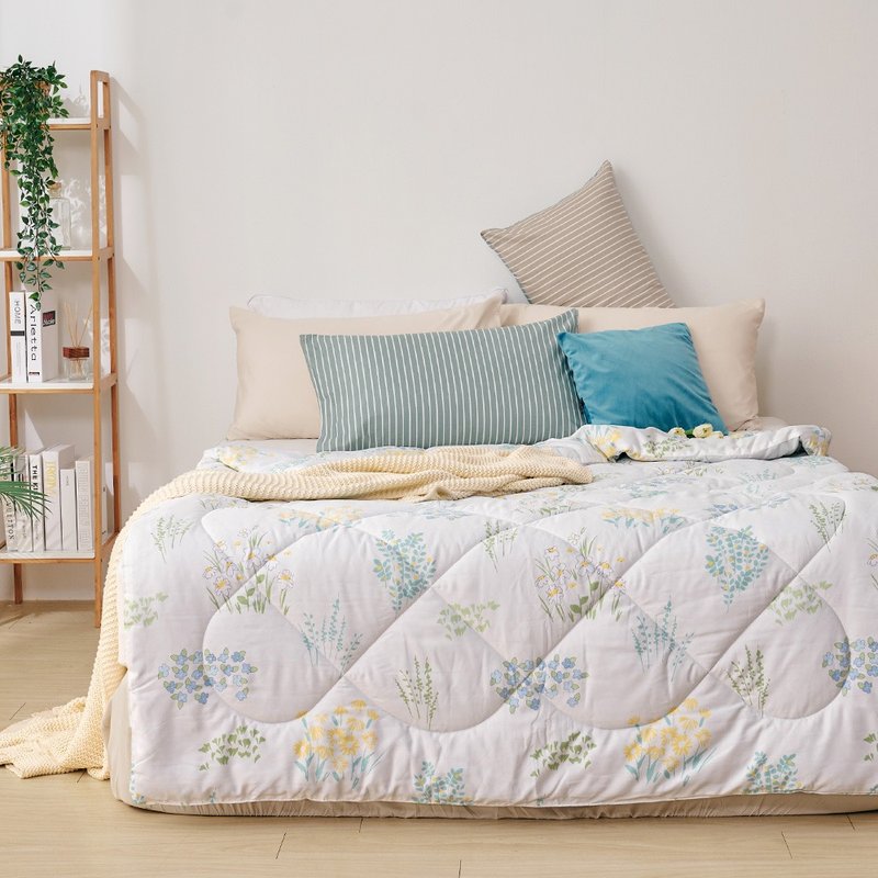 Four Seasons Quilt/Double Temperature Sensing Graphene Tencel Quilt/150x180cm/Fragrance Lan Ran Made in Taiwan - ผ้าห่ม - วัสดุอื่นๆ ขาว