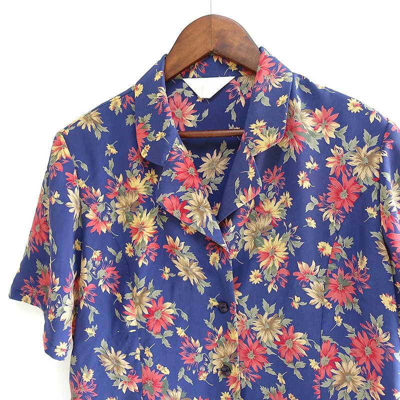 │Slowly│ Summer flowers-vintage shirt│vintage. Retro. Literature and art. - Women's Shirts - Polyester Multicolor