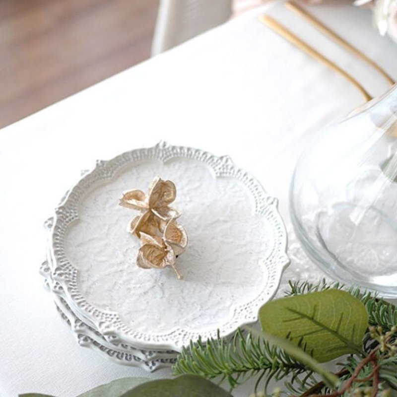 [Out of print, 50% off] Lace Dessert Plate (16cm) Cream White/Cake Plate - จานและถาด - เครื่องลายคราม ขาว