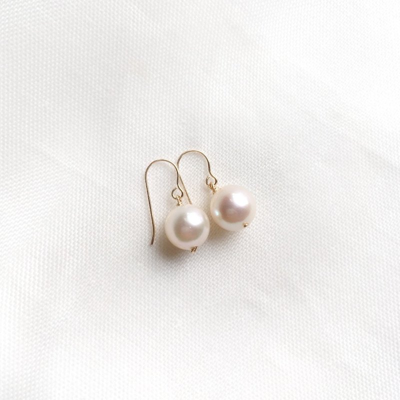 K10YG Akoya Pearl Earrings - ต่างหู - ไข่มุก ขาว