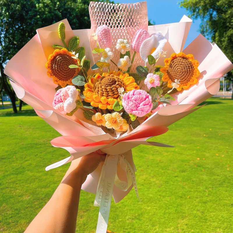 Crochet Pink & Yellow Toned Flower Bouquet - ช่อดอกไม้แห้ง - ผ้าฝ้าย/ผ้าลินิน สึชมพู