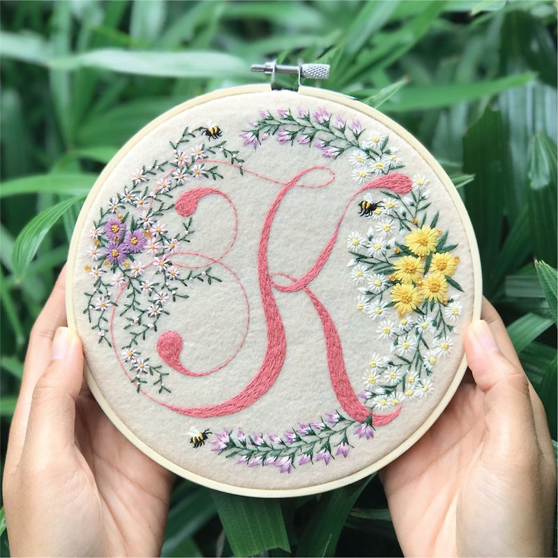 Embroidery (K) Calligraphy & Flowers - Wall Décor - Thread 