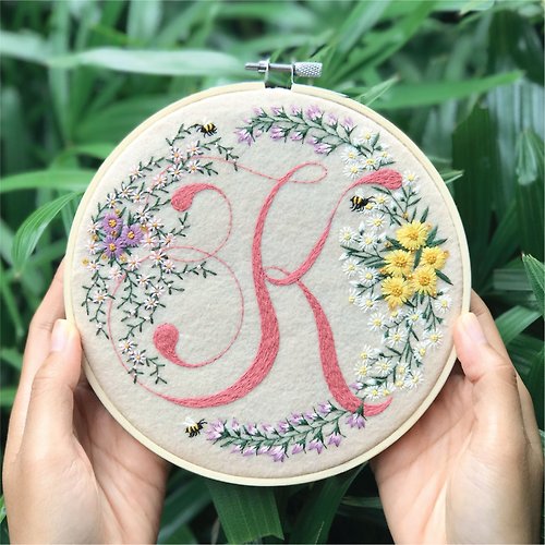 ka-a-nan Embroidery (K) Calligraphy & Flowers