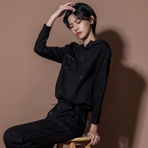 MEDUSA LADY 【MEDUSA】黑色金屬感滾邊連帽運動上衣(M-XL) | 女長袖上衣