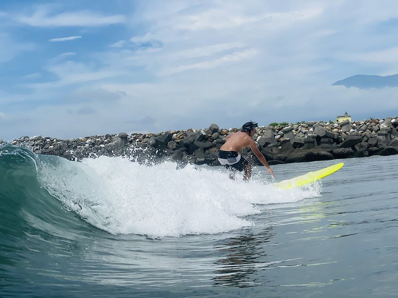 One-person group | Basic surfing lessons on the beach outside the embankment of Hualien Harbor - Indoor/Outdoor Recreation - Other Materials 