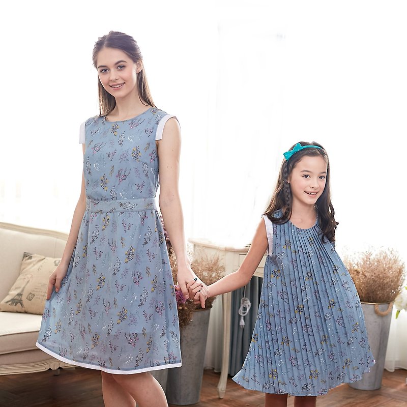 (Mommy & Me) Blue Floral Dress (set of 2) - ชุดเดรส - ผ้าฝ้าย/ผ้าลินิน สีน้ำเงิน