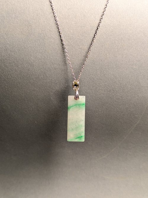 C.L Studio 天然緬甸意境綠飄花無事牌翡翠 鑲天然藍寶石 銀配件 吊墜