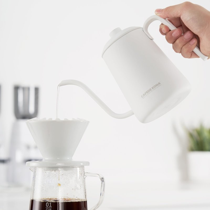 [In Stock] HOFFE KONA Professional Hand-made Fine Spout Pot Black/White 600ml - Coffee Pots & Accessories - Other Metals White