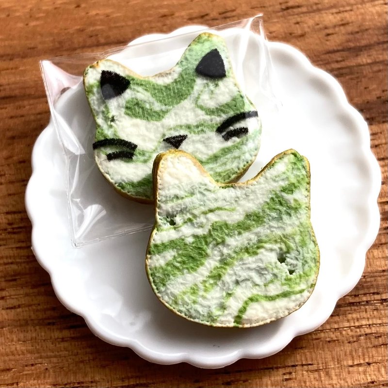 Cat bread (matcha marble) - Other - Clay Green