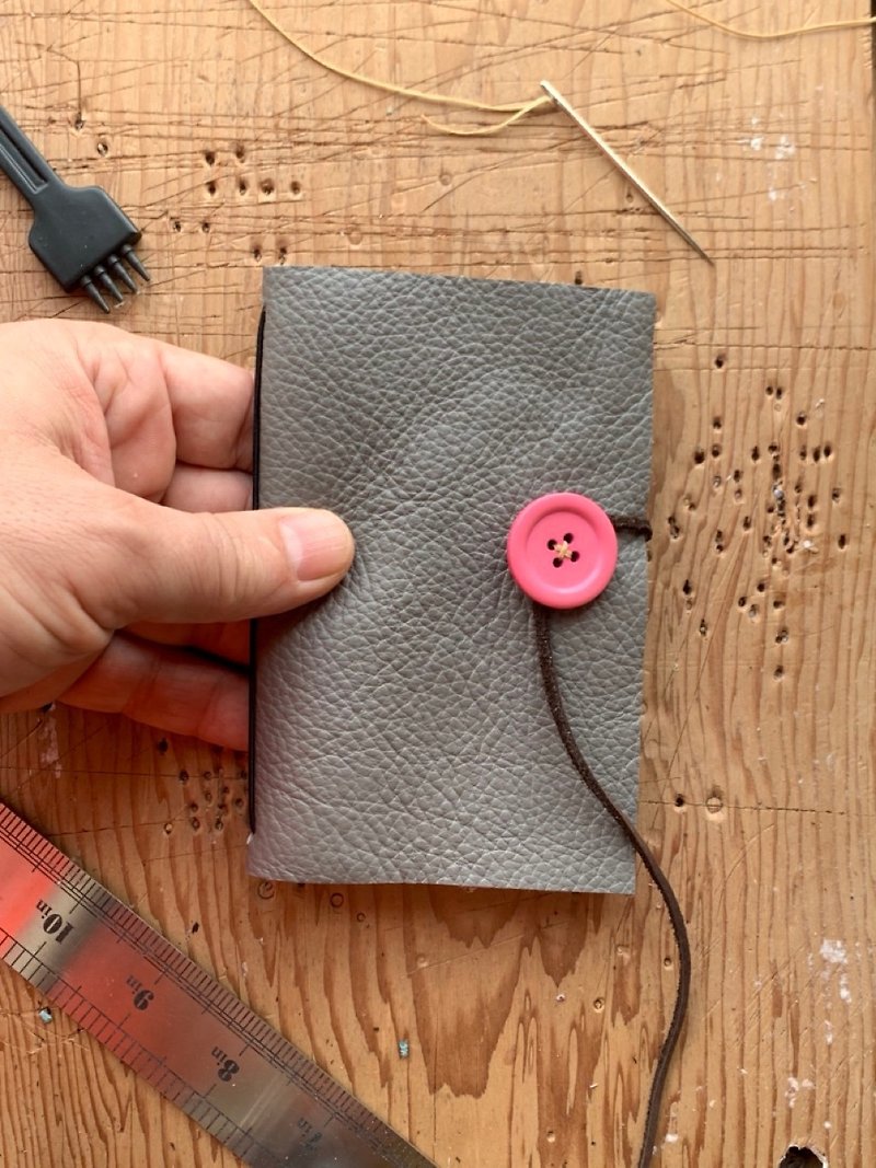 Travel Notebook - Soft Leather - Handmade - สมุดบันทึก/สมุดปฏิทิน - หนังแท้ สีเทา