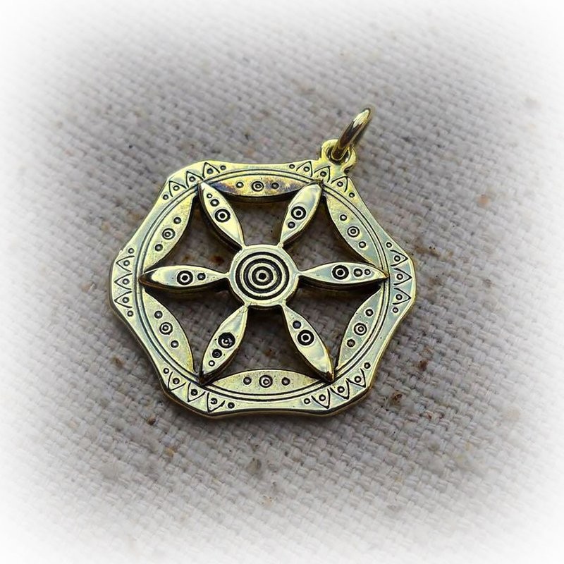 Handmade Sun symbol necklace pendant,Vintage Brass pendant,ukrainian sun symbol - 吊飾/掛飾 - 銅/黃銅 金色