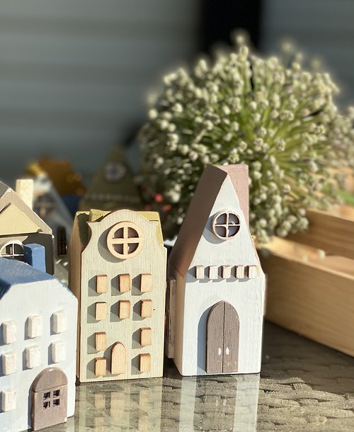 Village Story Set of 6 Wooden Houses Kids Craft Painting Kit, Miniature Village Hand Painted