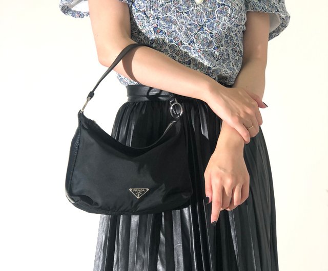 日本直送 名牌中古包 】PRADA プラダ トライアングルロゴ ナイロン