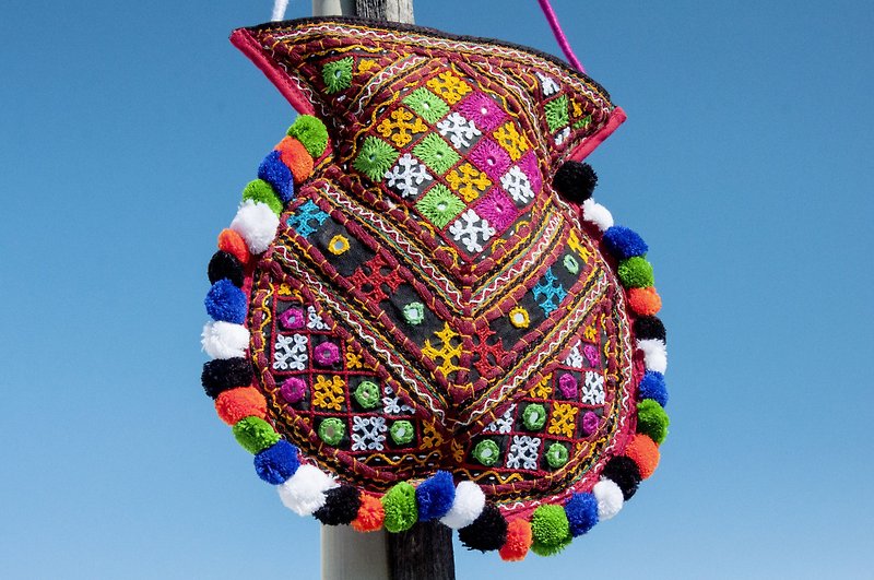 Hand-embroidered cross-body bag, ethnic wind bag, side backpack, shoulder bag, handmade bag, embroidery bag-Desert Travel - Messenger Bags & Sling Bags - Cotton & Hemp Multicolor